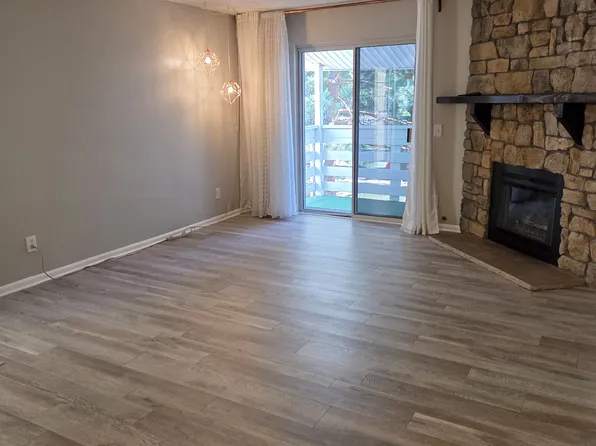 8555 Fairmount Dr, Denver, CO
