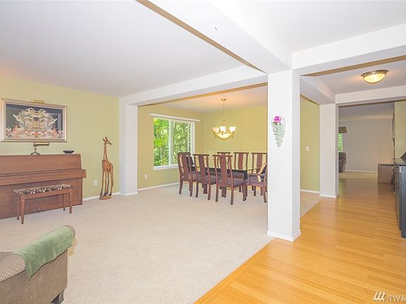 5th image of 1434 232nd Ave SE