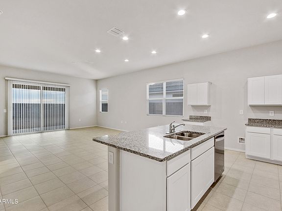5th image of 35620 W SAN ALVAREZ Avenue