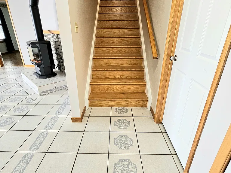 210 Main St — Photo 13