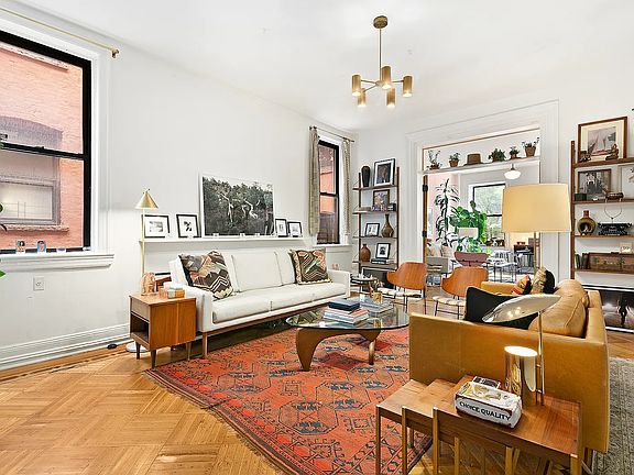 5th image of 51 E 7th St