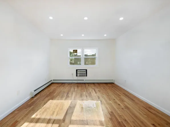 58 Laidlaw Avenue image 3 of 18