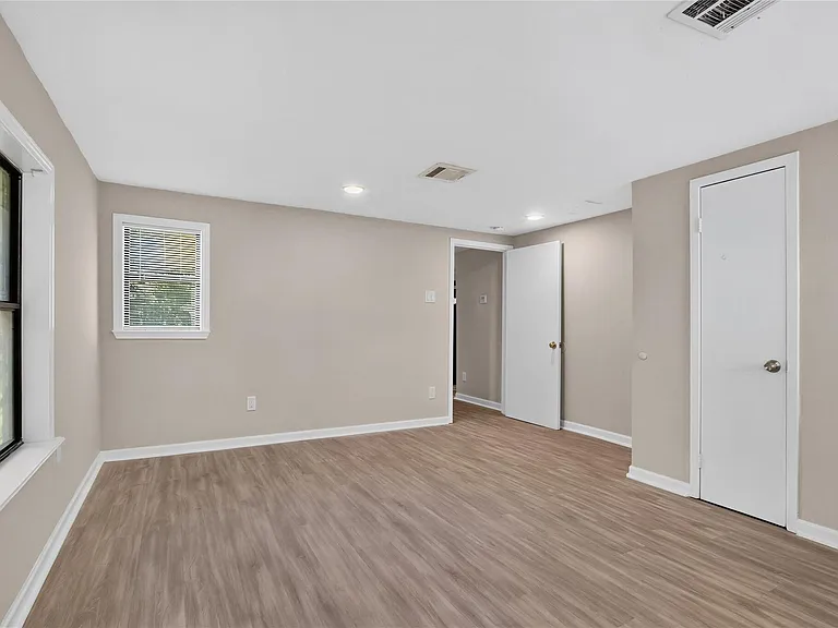 5110 FM 1765 — Photo 32