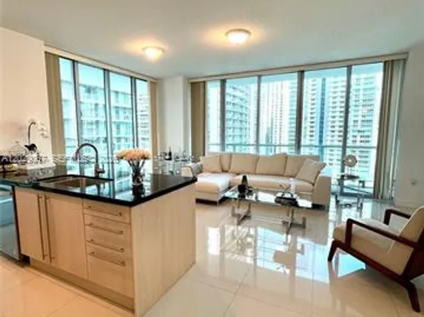79 SW 12th St, Miami, FL