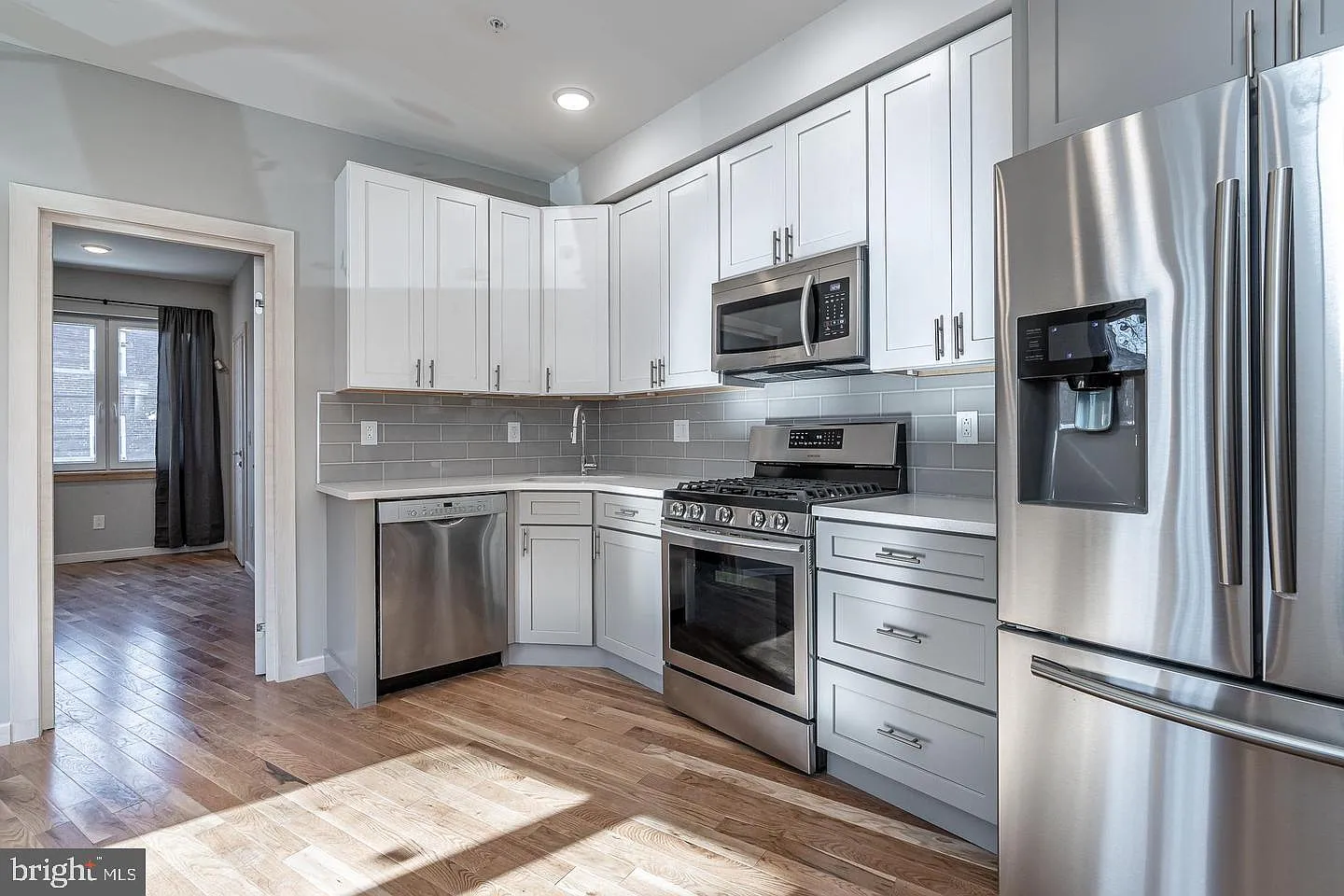 4 bed, 3.5 bath, 2484 sqft, $2,350 — Photo 1
