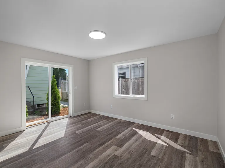 223 SE Thomas St #1 — Photo 13