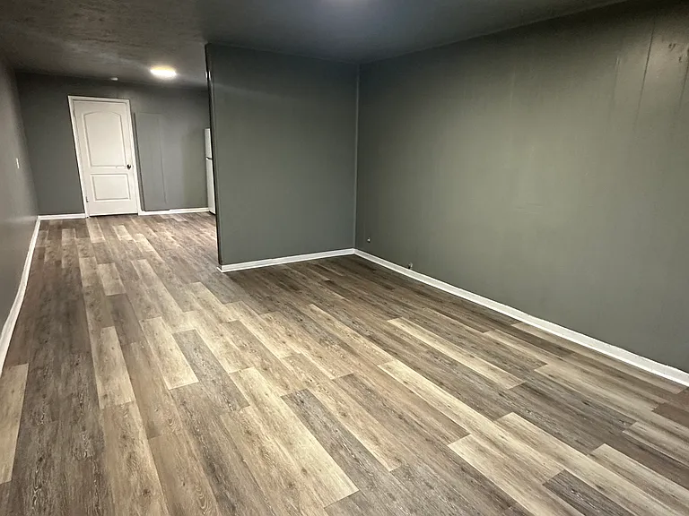 501 E 5th St #3 — Photo 3