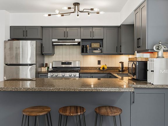 3rd image of 1204 Main St #20