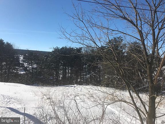 2nd image of 1822 Crazy Horse Dr