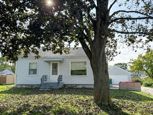 903 Grandview Ave, Lockport, IL 60441