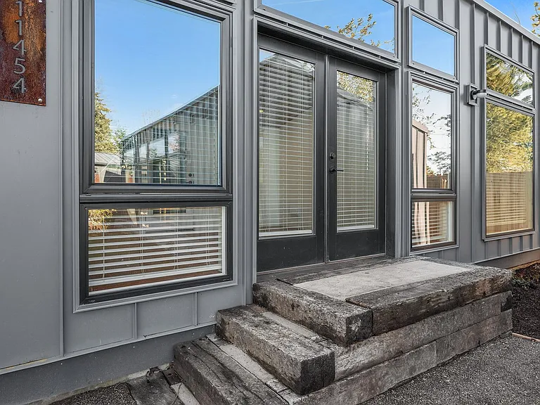 11454 NE Morris St — Photo 17