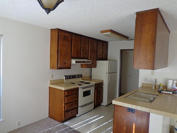 5th image of 845 Lakeside Dr APT 6