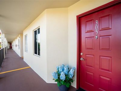 1600 SW 127th Way APT 305C, Pembroke Pines, FL, 33027