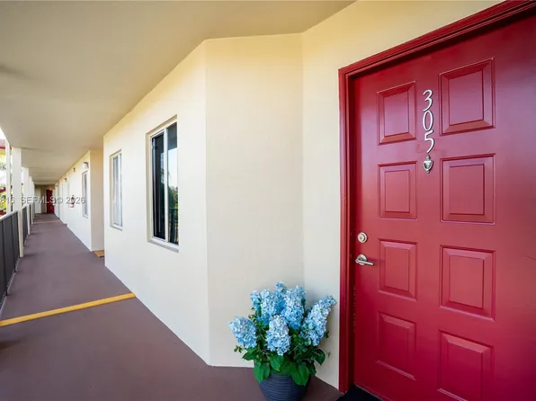 1600 SW 127th Way APT 305C, Pembroke Pines, FL 33027