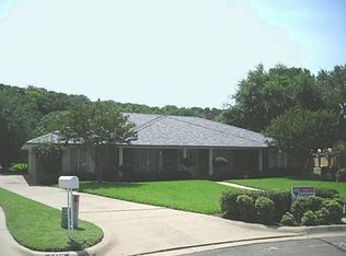 1411 Millbrook Dr, Arlington, TX 76012