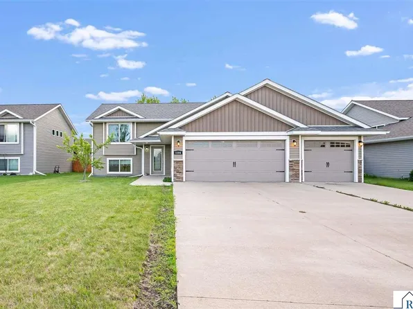 1104 Heron Dr, Mankato, MN 56001