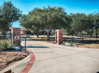 111 Quarterhorse Ct, Liberty Hill, TX 78642