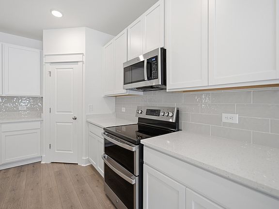4th image of 26 Fairlawn Dr Lot 26