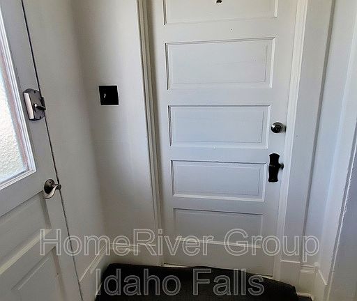 4th image of 400 N Eastern Ave #1