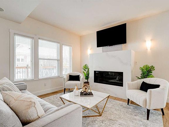 5th image of 2112 W Cliff St SW