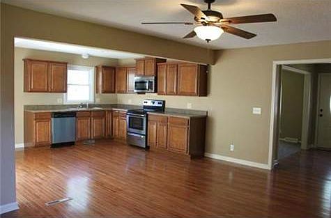 5th image of 5617 Locust Ave