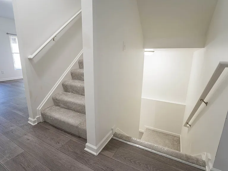 373 E 13th Ave — Photo 5