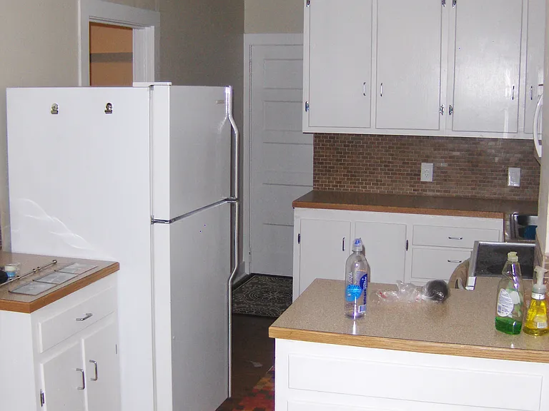 902 W Oak St #1 — Photo 5