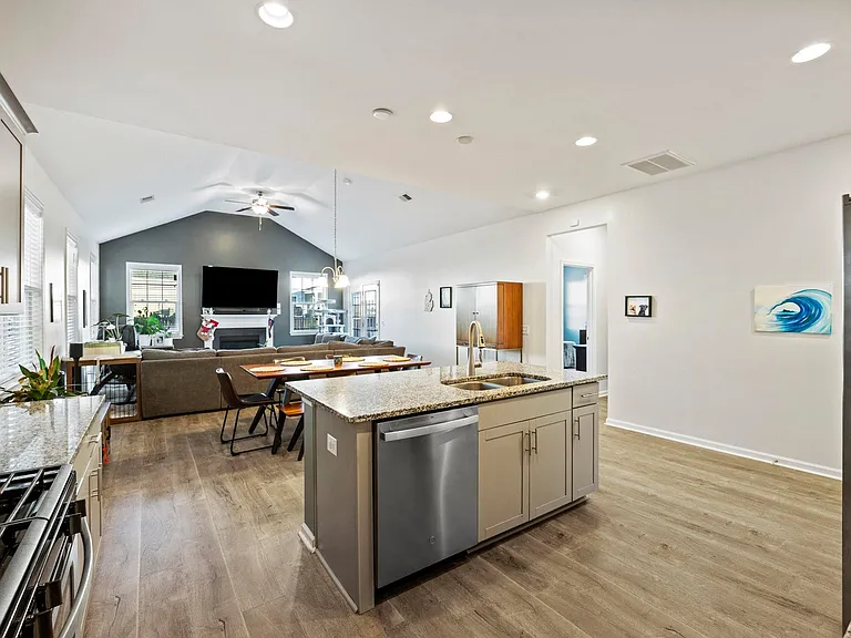 622A Pendleton Dr — Photo 12