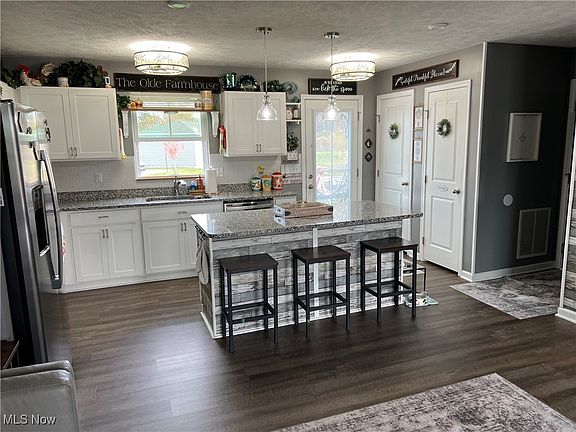 5th image of 1416 Elizabeth Blvd