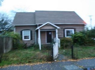 310 S 35th St, Springfield, OR 97478