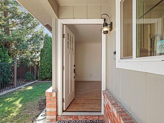 3rd image of 2223 W Elm St