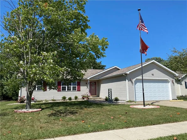 1855 Victoria Ln, Charleston, IL 61920