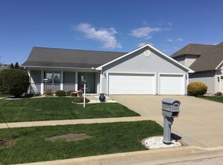 1109 Waters Edge Rd, Champaign, IL 61822