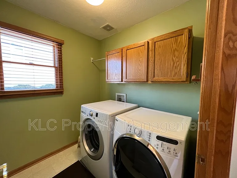 15177 Hawthorn Dr — Photo 10