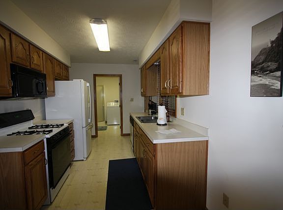 KItchen, Bath/Laundry Room