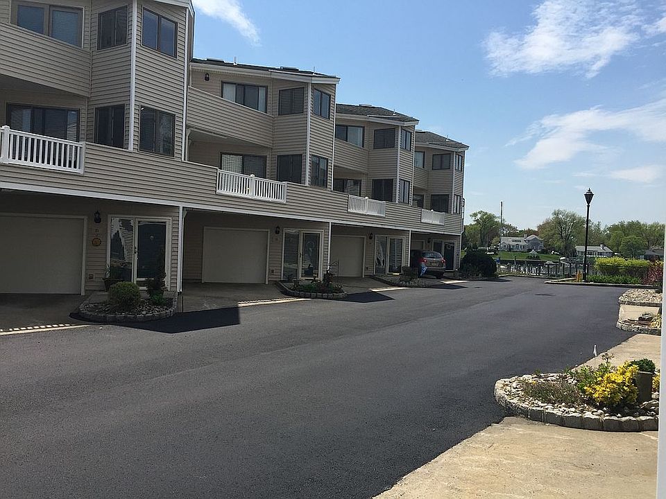 2nd image of 53 Sunset Ave