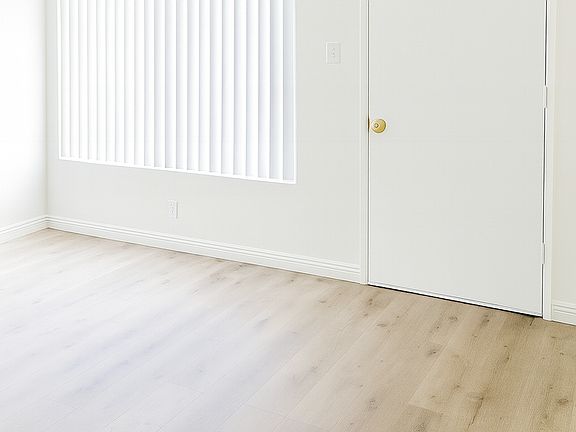 2nd image of 2620 Apple Ave