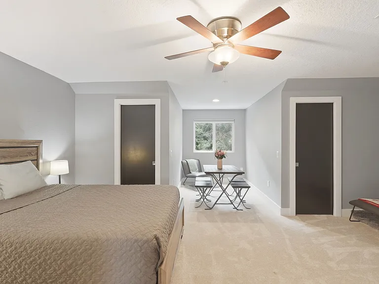 440 W Swoope Ave — Photo 32