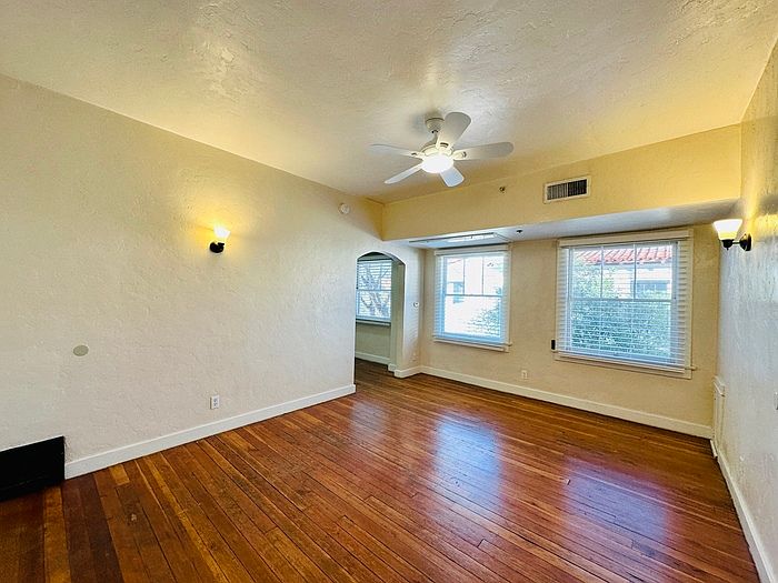 1st image of 605 E 9th St #204