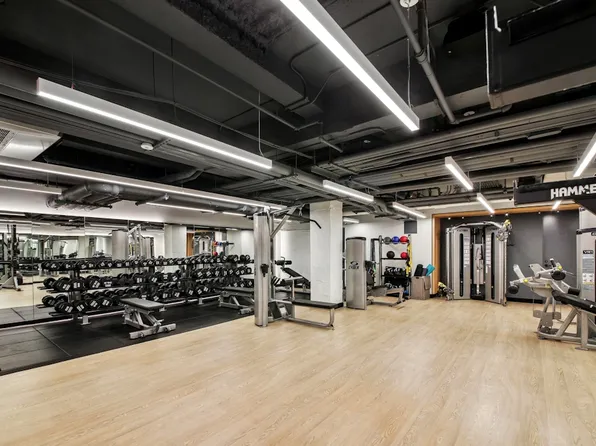 160 East 48th Street image 13 of 17