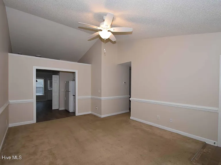 1205 Price Dr #B — Photo 3