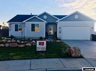 116 Blue Grass Ln, Kemmerer, WY 83101