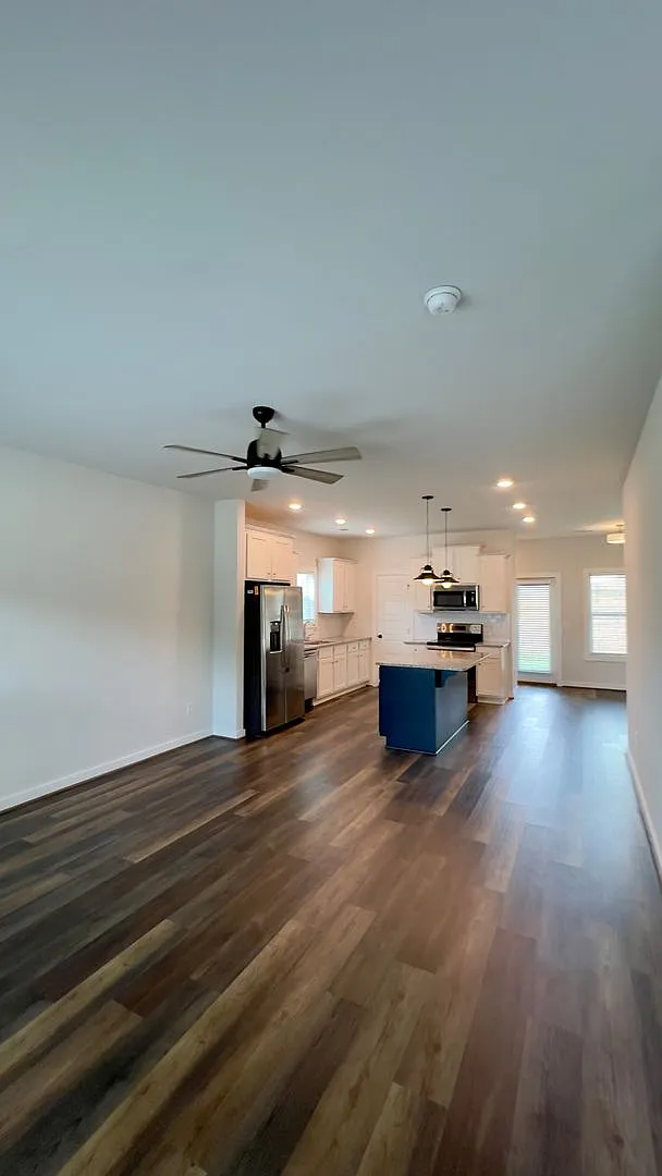 Available Home in Ross Park! — Photo 3