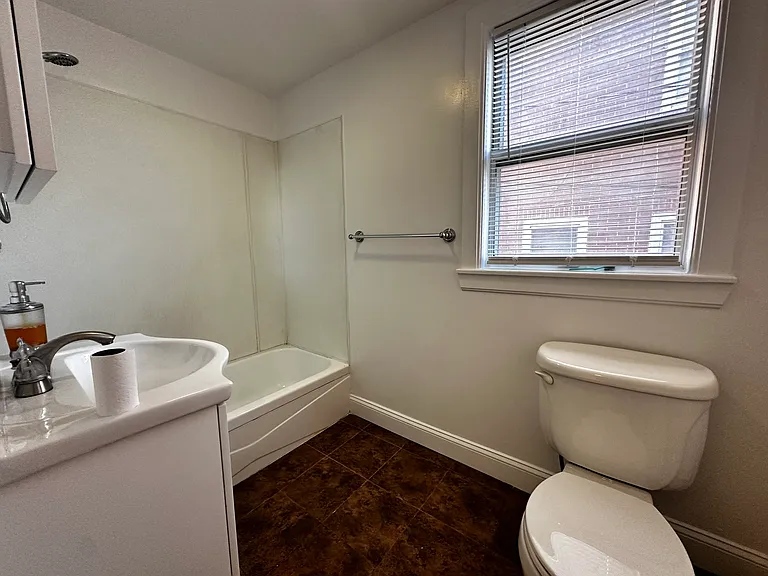 305 Princeton St #1 — Photo 10
