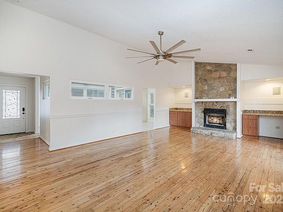 3rd image of 4004 Bon Rea Dr