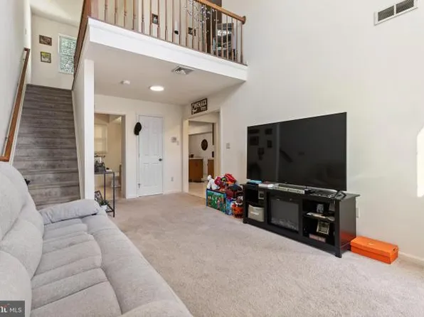 16 Ashburg Dr, Mechanicsburg, PA 17050
