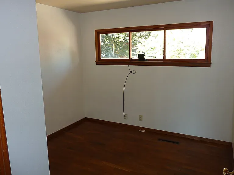 5 bed, 2890 sqft, $650 — Photo 4