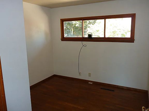 4th image of 1201 N Water St