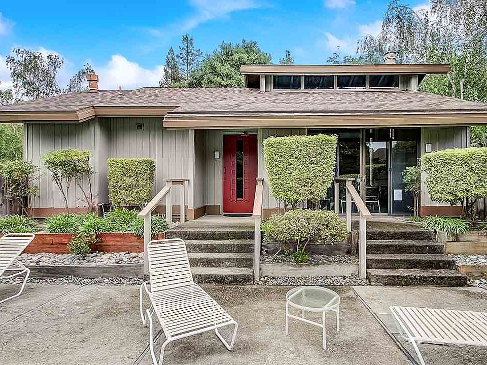 1st image of 2198 Oak Creek Pl