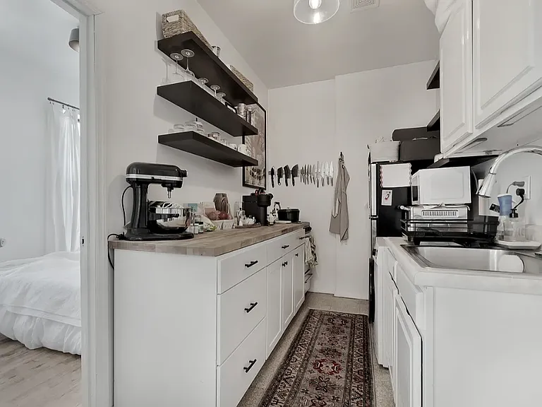 174 Roebling St #3 — Photo 3